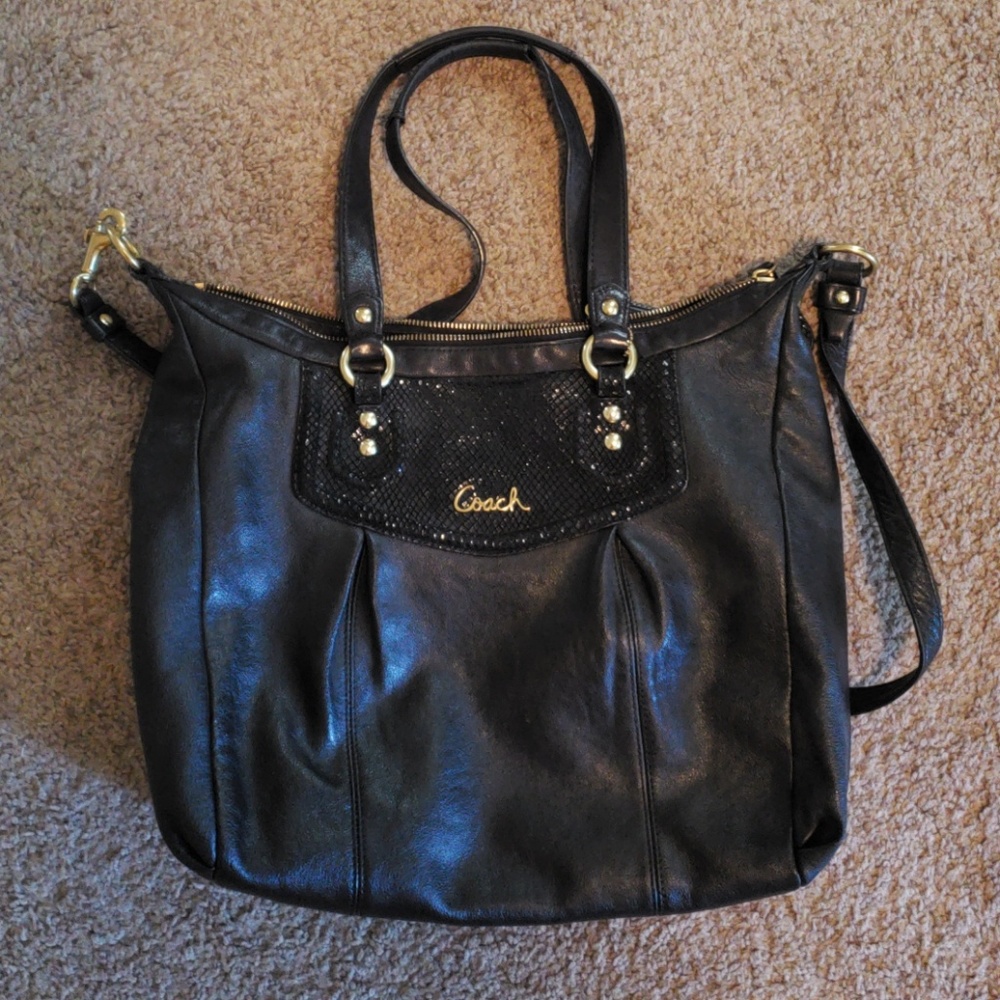 COACH handbag with shoulder strap